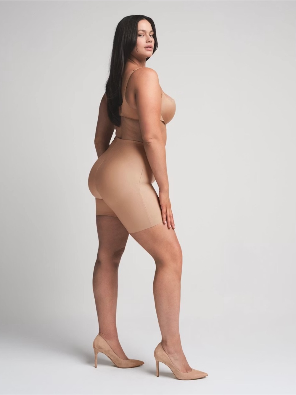 🤎✨NWT SKIMS Body Butt And Hip Enhancing Mid Thigh Short Clay Medium🤎
